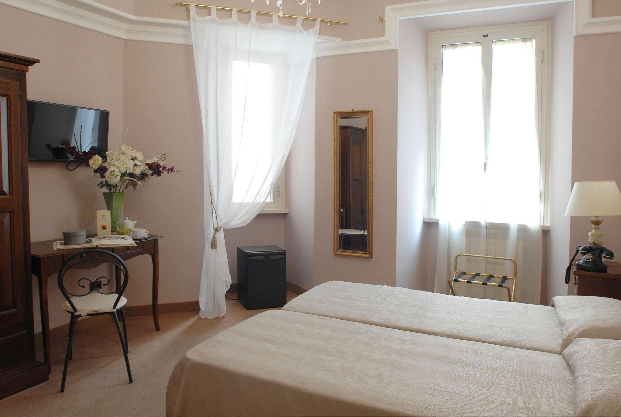 Hotel Elyse' Róma Kültér fotó